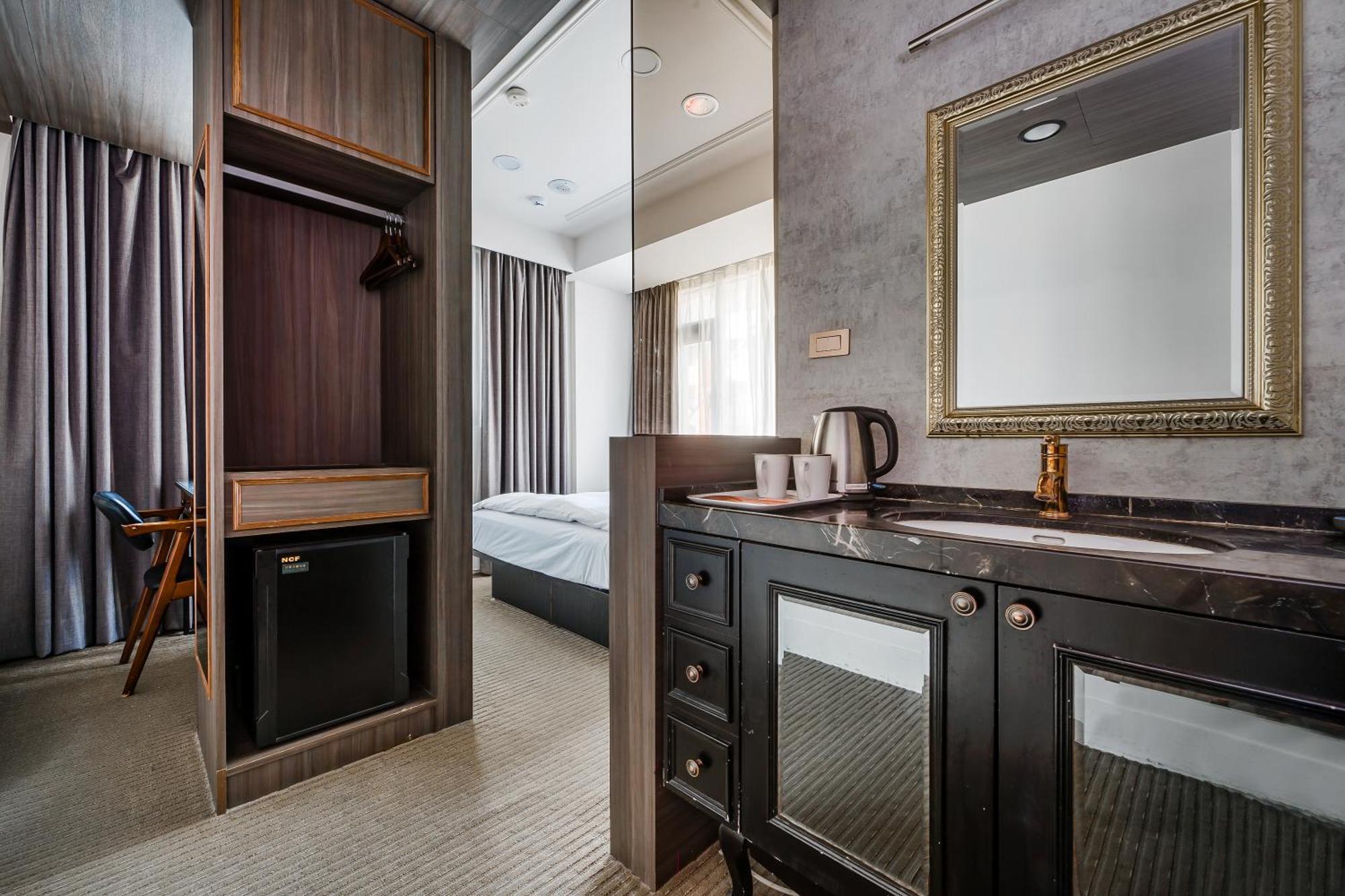 Dream Mansion Hotel Taizhong Zewnętrze zdjęcie