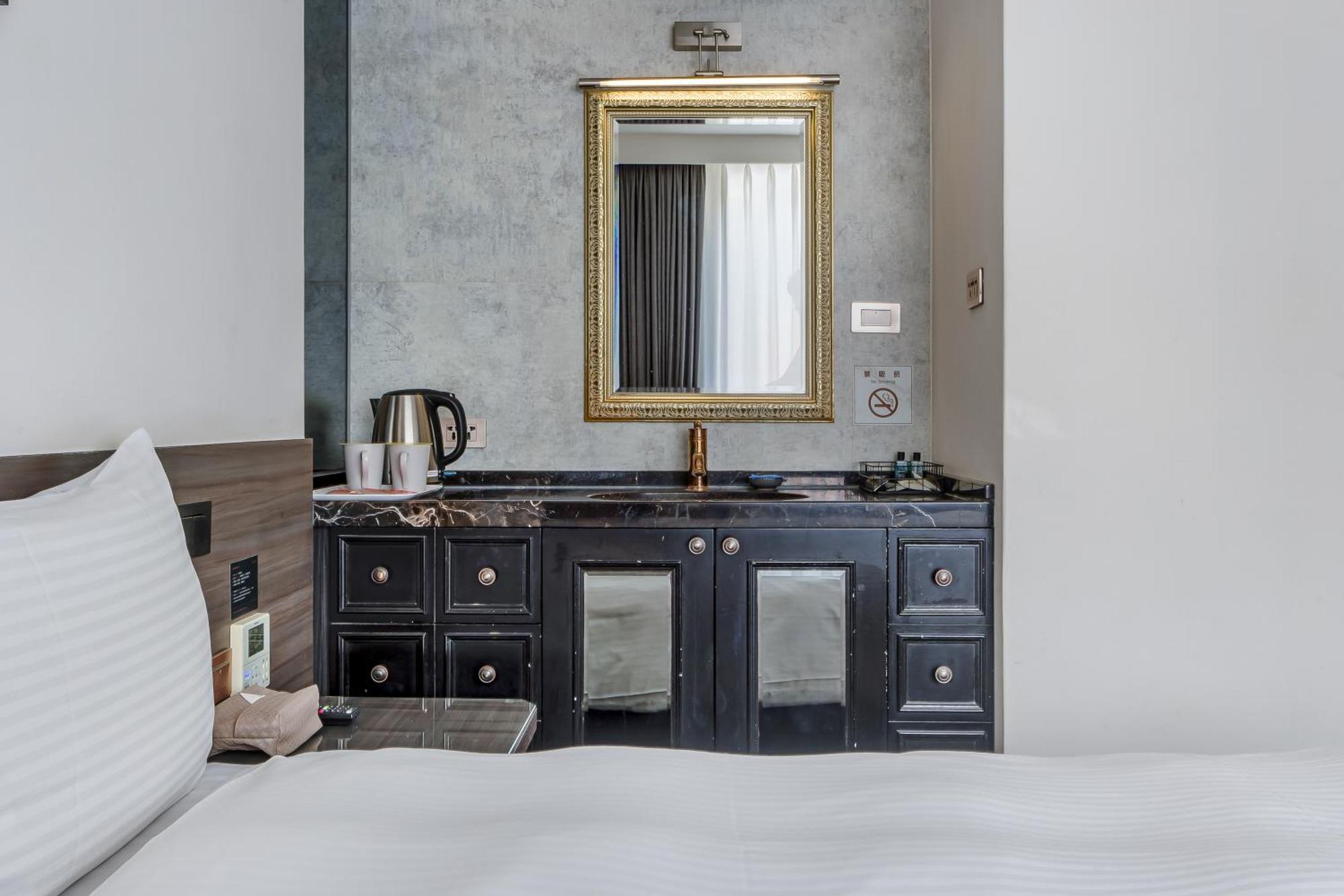 Dream Mansion Hotel Taizhong Zewnętrze zdjęcie