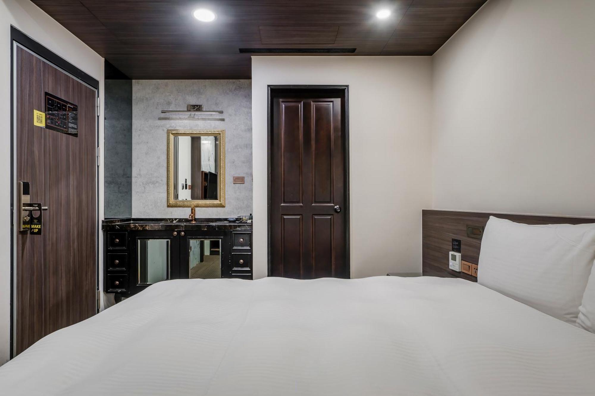 Dream Mansion Hotel Taizhong Zewnętrze zdjęcie