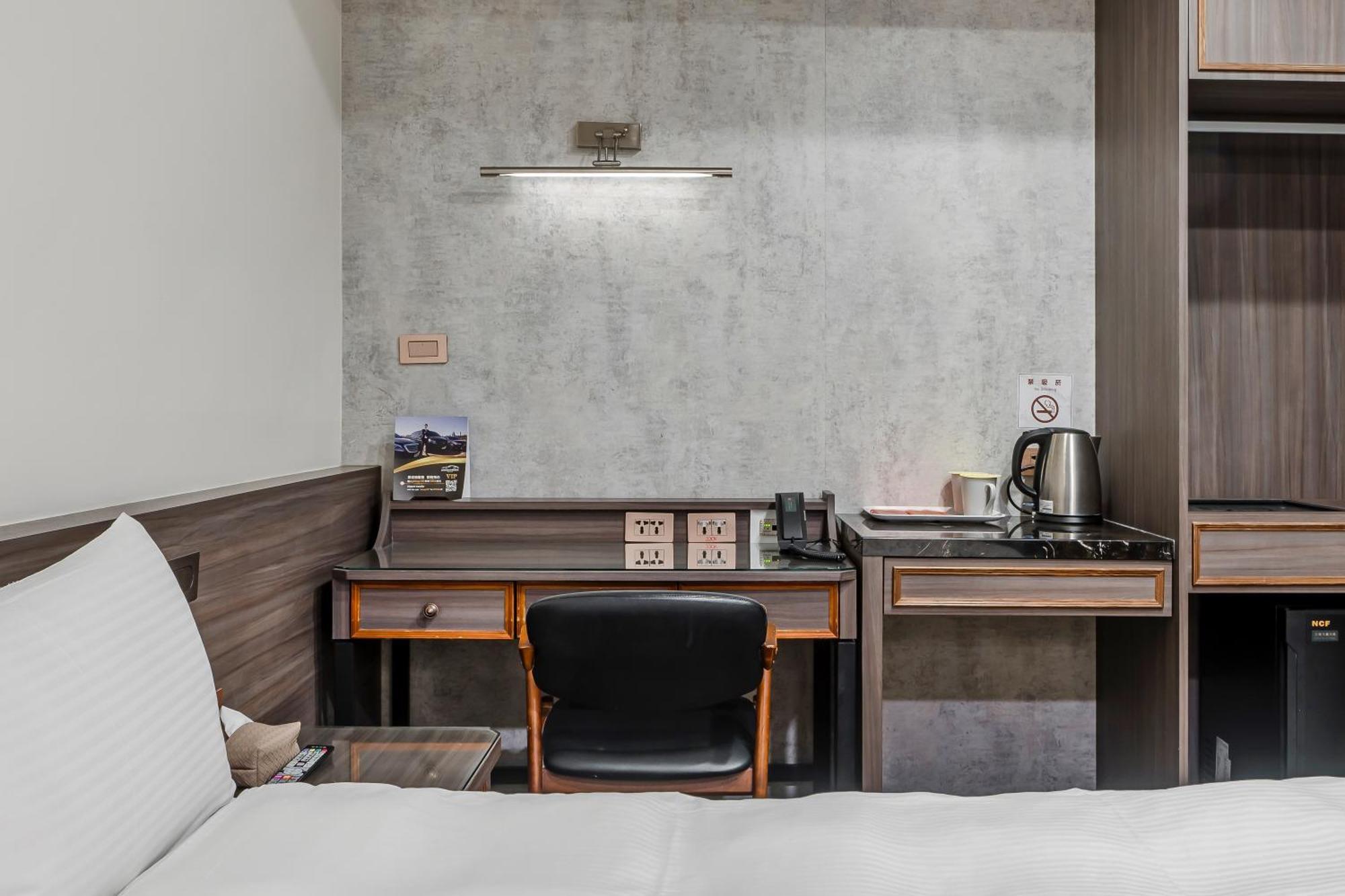 Dream Mansion Hotel Taizhong Zewnętrze zdjęcie
